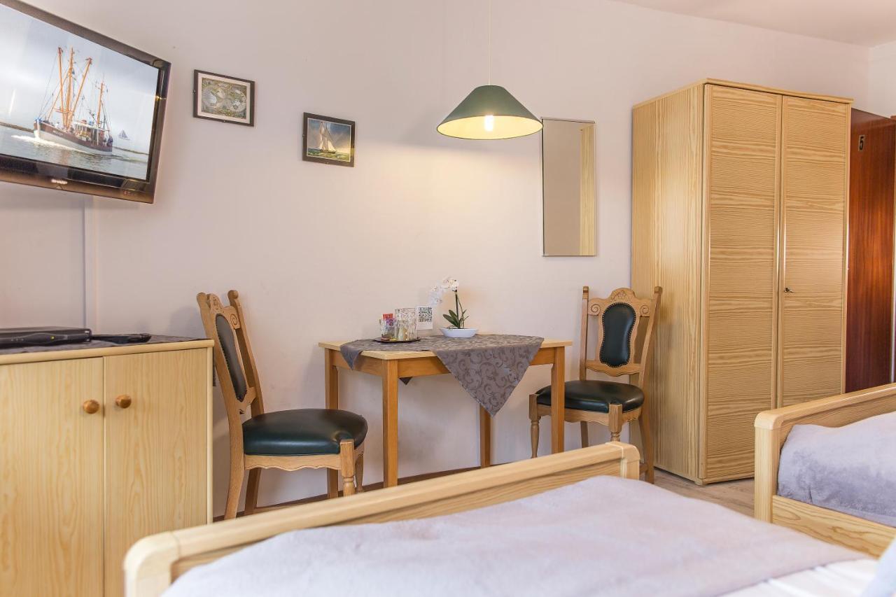 ויטמונד Hotel Garni Kroeger מראה חיצוני תמונה
